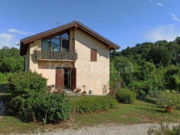 Villa in affitto a Ottiglio cascina Spinosa Alta, non arredato/vuoto, giardino privato, caminetto TrovaCasa
