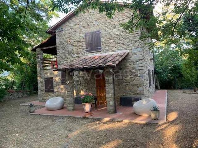 Villa in affitto a Loro Ciuffenna strada Comunale Di Poggio Di Loro, 61, giardino, terrazzo, vista panoramica TrovaCasa