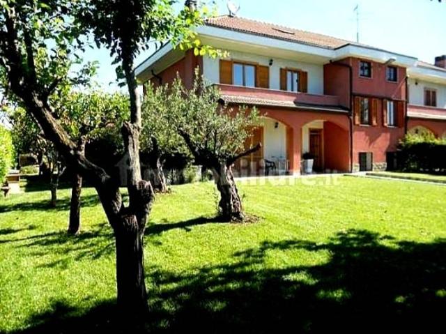 Villa in affitto a Lainate MI