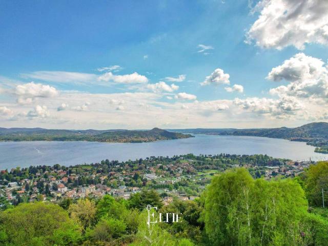 Villa in affitto a Lesa via per Lesa, giardino privato, terrazzo, vista lago TrovaCasa