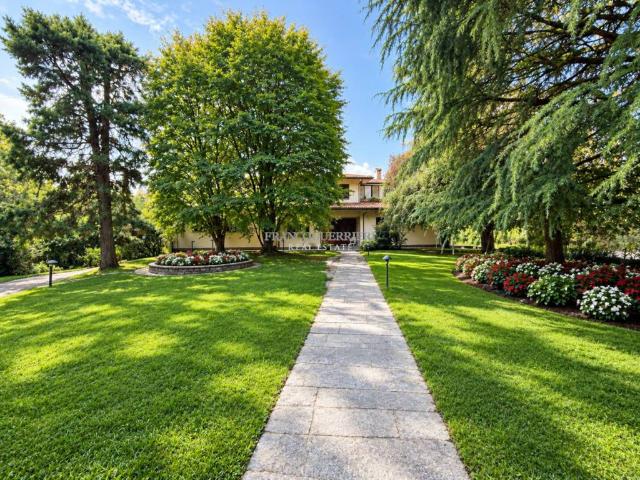 Villa in affitto a Lesmo MB