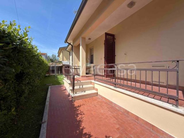 Villa in affitto a Lucca via della Chiesa xi, 403, arredato, giardino privato, soffitta TrovaCasa