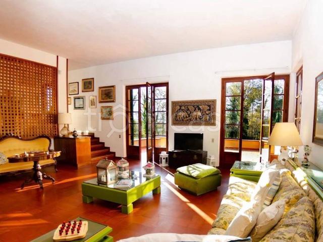 Villa in affitto a Lucca via della Pieve di Santo Stefano, 2709, giardino privato, box, terrazzo TrovaCasa