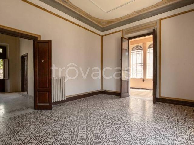 Villa in affitto a Lucca viale Giosuè Carducci, 559, non arredato/vuoto, giardino privato, posto auto TrovaCasa