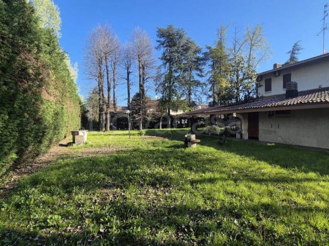 Villa in affitto a Modena via vigna verde 26, giardino privato, posto auto, box TrovaCasa