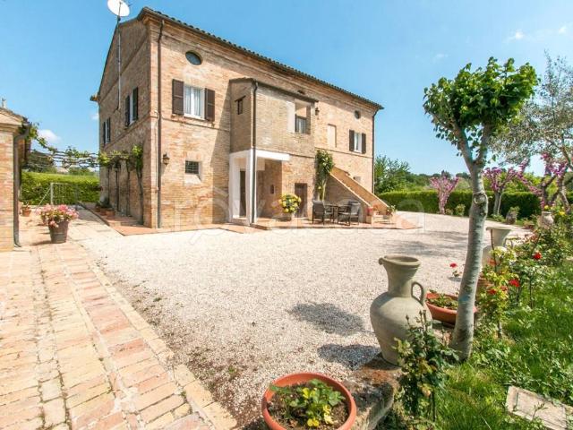 Villa in affitto a Montecosaro contrada Cavallino, arredato, giardino privato, lavatrice TrovaCasa
