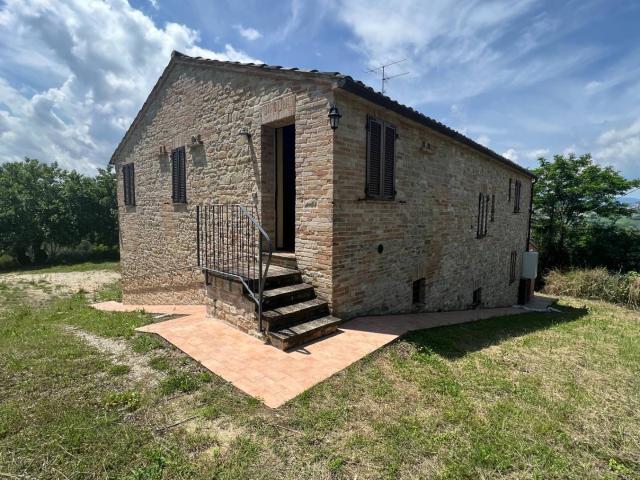 Villa in affitto a Monteleone di Fermo