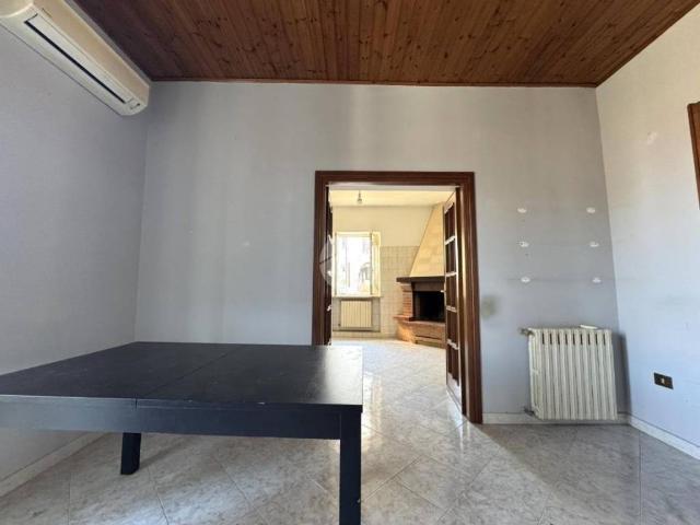 Villa in affitto a Monterotondo via Monti Sabini, non arredato/vuoto, caminetto, luminoso TrovaCasa
