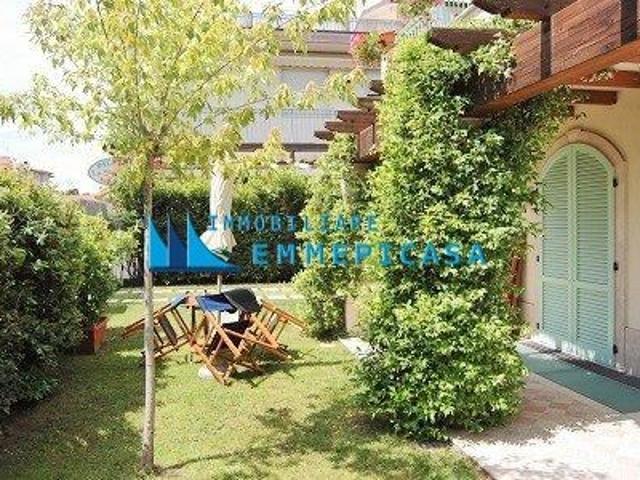 Villa in affitto a Montignoso via Antonio Gramsci, Cinquale