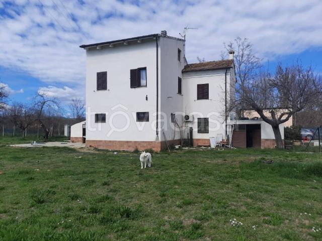 Villa in affitto a Macerata, arredato, giardino privato, box TrovaCasa