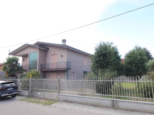 Villa in affitto a Magnago MI