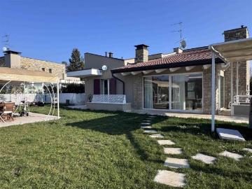 Villa in affitto a Manerba del Garda BS