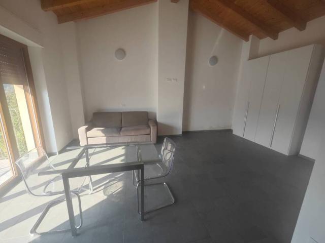 Villa in affitto a Maslianico CO