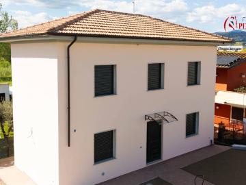 Villa in affitto a Massa e Cozzile PT