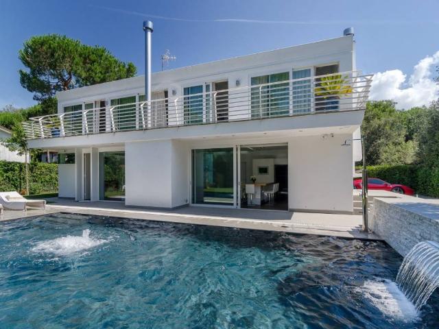 Villa in affitto a Massa MS