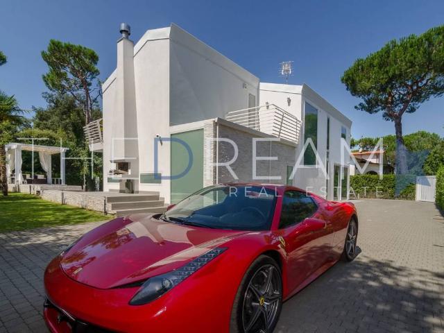 Villa in affitto a Massa MS