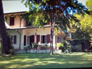 Villa in affitto a Massa MS