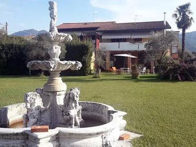Villa in affitto a Massa MS