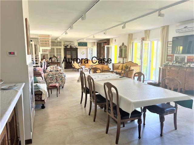 Villa in affitto a Massa via del Melaro, arredato, giardino privato, terrazzo TrovaCasa
