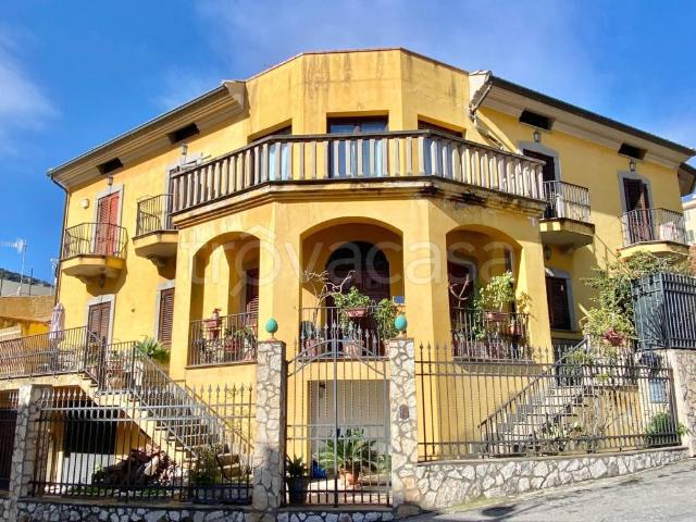 Villa in affitto a Messina via Linea, giardino privato, box, terrazzo TrovaCasa