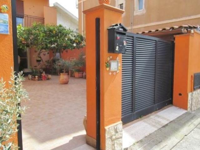 Villa in affitto a Messina via San Nicola dei Marinai 1, arredato, giardino, terrazzo TrovaCasa