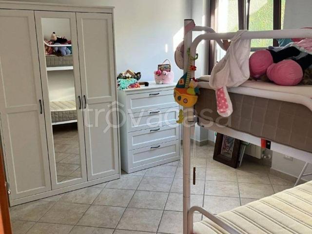 Villa in affitto a Minturno via Giovanni Cena, 11, arredato, giardino privato, terrazzo TrovaCasa