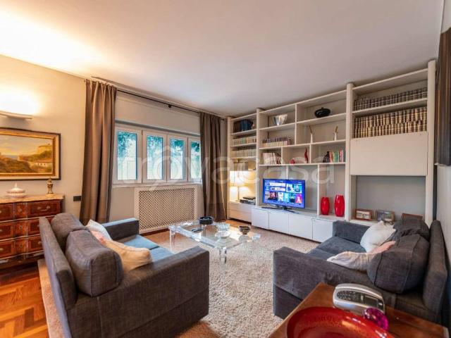 Villa in affitto a Napoli, arredato, giardino privato, box TrovaCasa