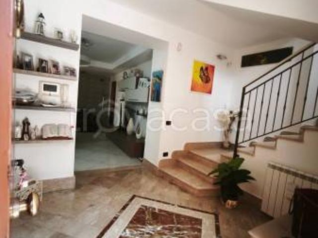 Villa in affitto a Napoli piazza Margherita, arredato, giardino, terrazzo TrovaCasa