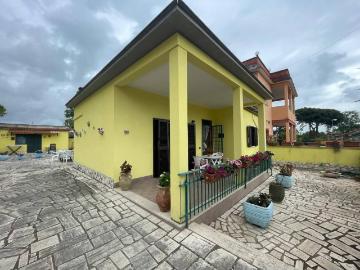 Villa Indipendente in affitto a Sandalo