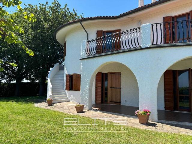 Villa in affitto a Numana AN