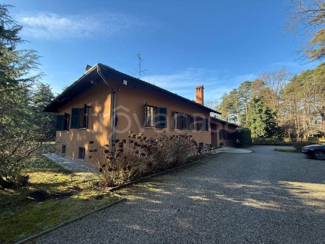 Villa in affitto a Somma Lombardo via Beltramada, 10, giardino privato, box, terrazzo TrovaCasa