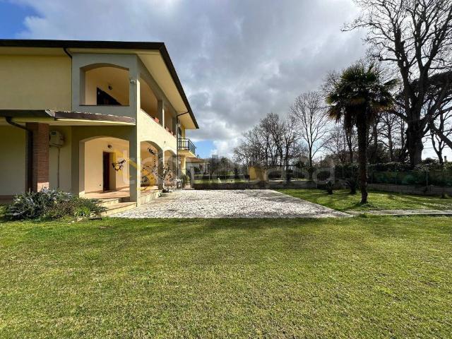 Villa in affitto a Sabaudia via Litoranea, arredato, giardino privato, lungomare TrovaCasa