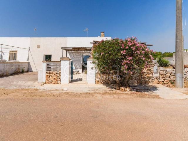 Villa in affitto a Salve contrada Specolizzi, 0, arredato, giardino privato, centrale TrovaCasa