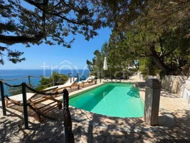 Villa in affitto a San Felice Circeo via Grotta delle Capre, giardino privato, posto auto, terrazzo TrovaCasa