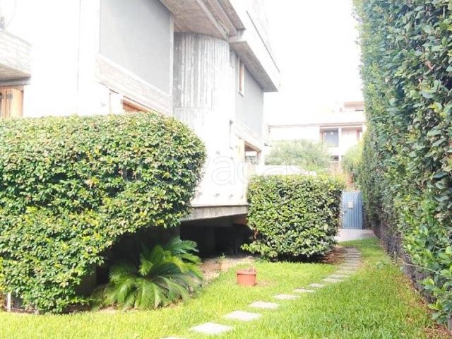 Villa in affitto a San Gregorio di Catania via Brenta, 44, giardino privato, box, terrazzo TrovaCasa