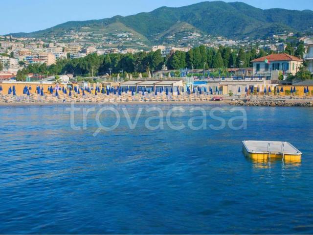 Villa in affitto a Sanremo zona foce, arredato, giardino privato, cancello elettrico TrovaCasa