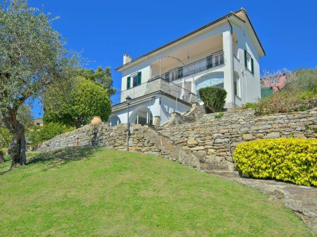 Villa in affitto a Santa Margherita Ligure via Torre San Gioacchino, arredato, giardino privato, terrazzo TrovaCasa