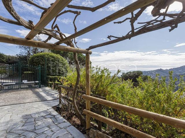 Villa in affitto a Santa Margherita Ligure viale Privato Sereno, arredato, giardino privato, posto auto TrovaCasa