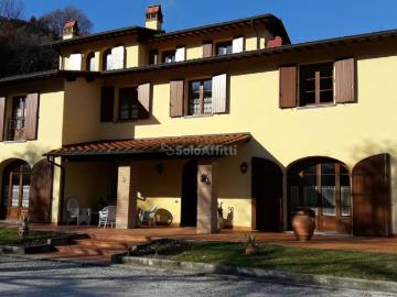 Villa in affitto a Santa Maria a Monte via Poggetti, arredato, giardino privato, caminetto TrovaCasa