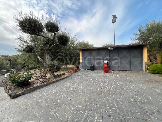 Villa in affitto a Santa Maria di Licodia strada Crovacchi, arredato, giardino privato, posto auto TrovaCasa