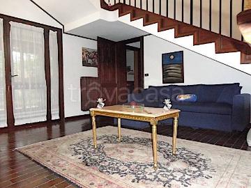 Villa in affitto a Selvazzano Dentro via Genova, non arredato/vuoto, giardino privato, box TrovaCasa
