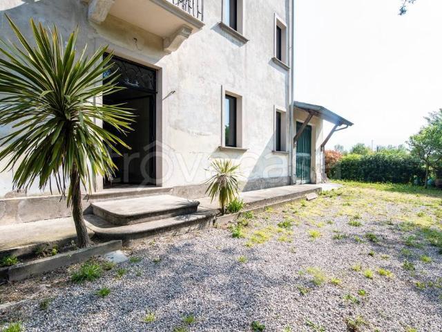Villa in affitto a Selvazzano Dentro via Santa Barbara, non arredato/vuoto, giardino privato, box TrovaCasa