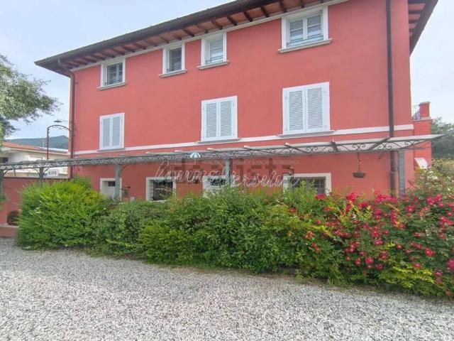 Villa in affitto a Seravezza LU