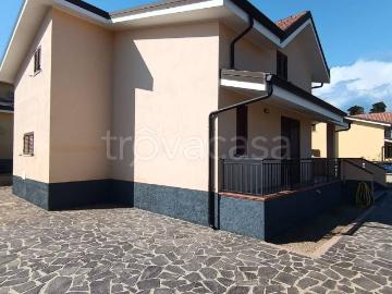 Villa in affitto a Simeri Crichi via Marincoli, non arredato/vuoto, giardino privato, posto auto TrovaCasa