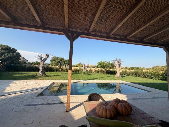 Villa in affitto a Siracusa SR