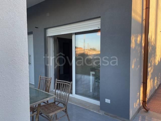 Villa in affitto a Siracusa via Gela, 3, arredato, giardino privato, terrazzo TrovaCasa
