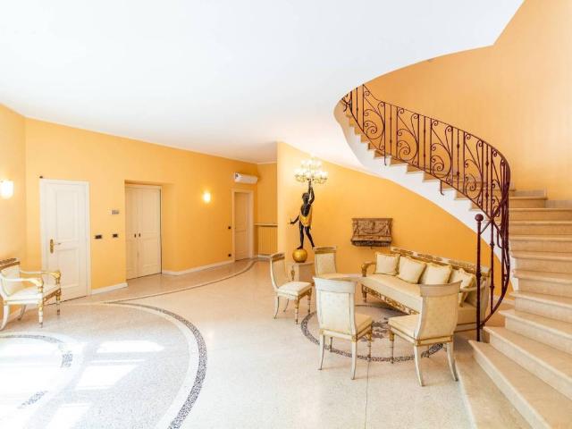 Villa in affitto a Stresa VB