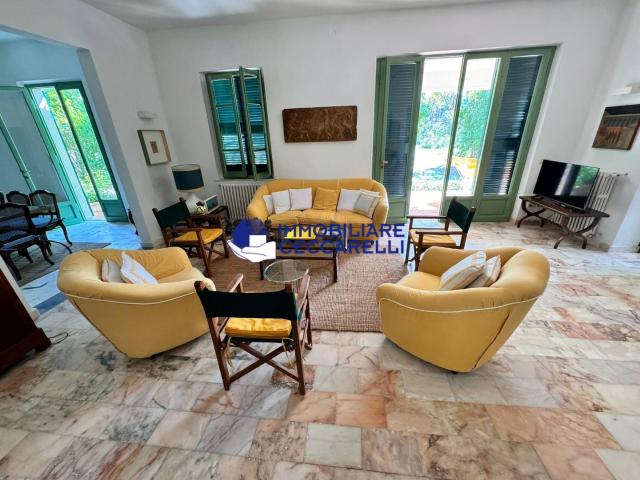 Villa in affitto a Poveromo Massa