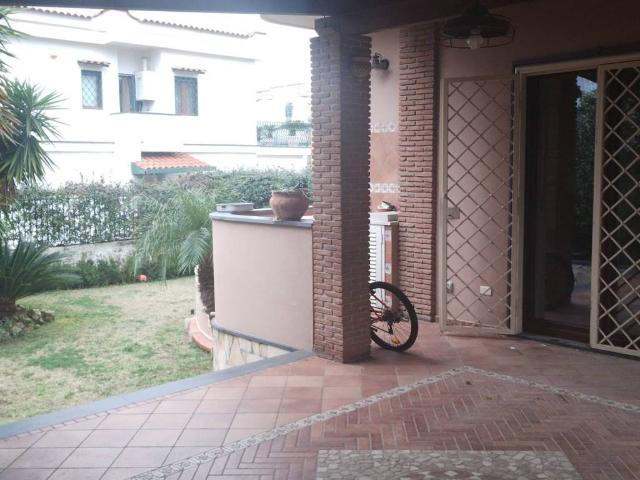 Villa in affitto a Pozzuoli NA