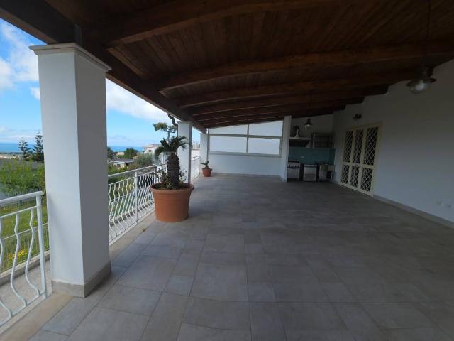 Villa in affitto a Pozzuoli NA